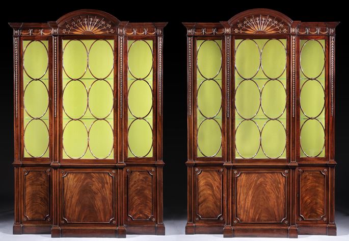 John Linnell - A PAIR OF GEORGE III MAHOGANY AND BOXWOOD BREAKFRONT LIBRARY BOOKCASES IN THE MANNER OF JOHN LINNELL | MasterArt